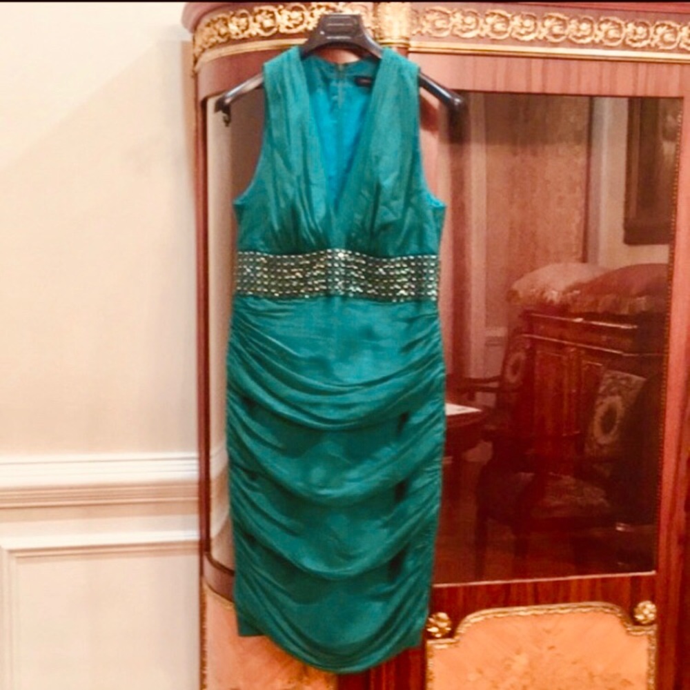 Carmen Marc Valvo Silk Ruched Embellished Green Cocktail MIDI Dress sz.12